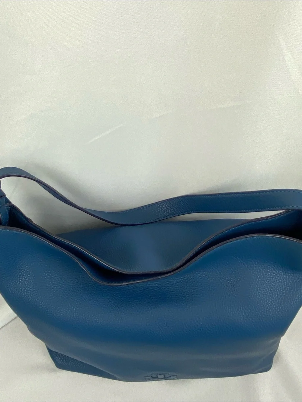 EUC Tory Burch Navy  Blue  Thea Slouchy Hobo Large Pebbled Leather Bag Purse